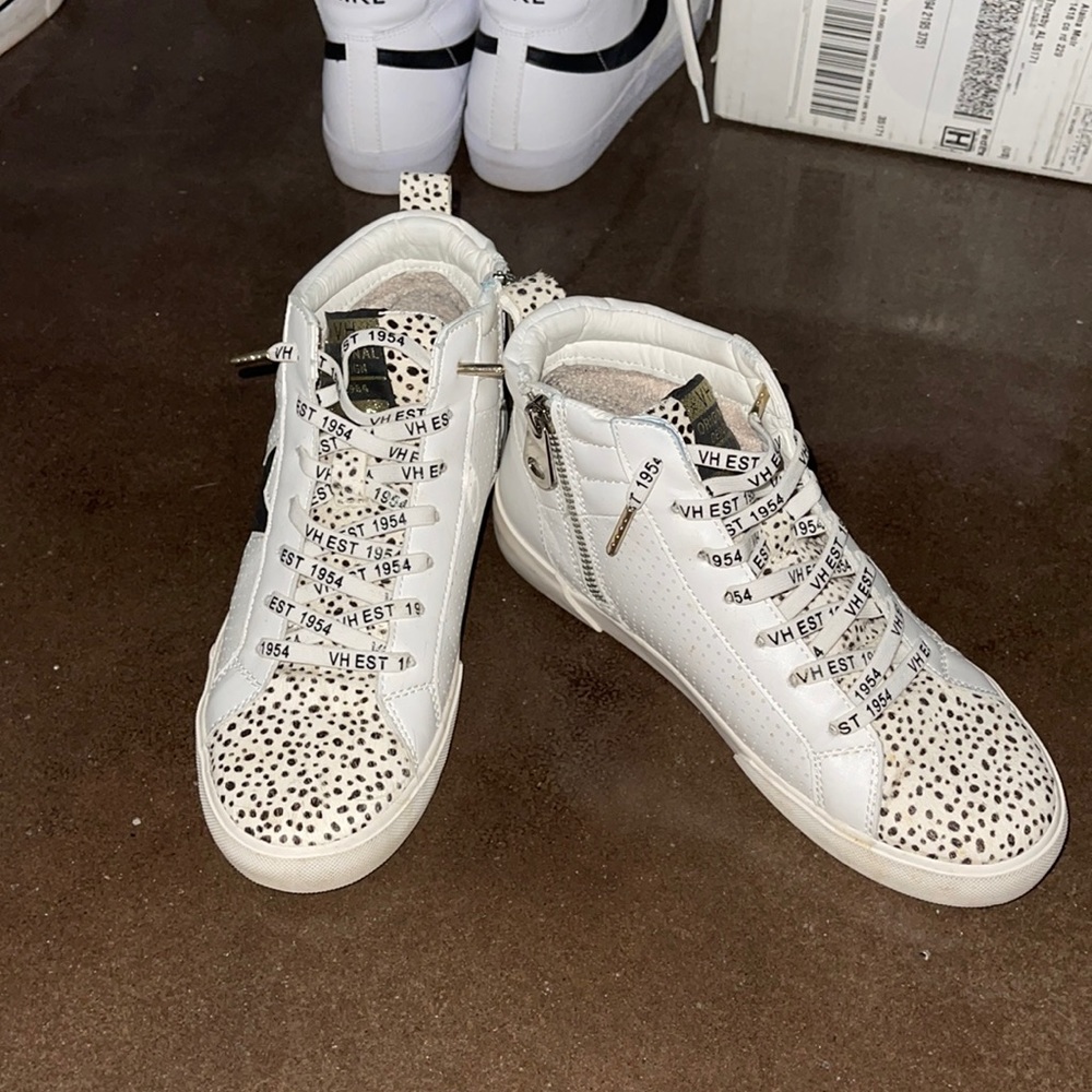 Boutique sneakers